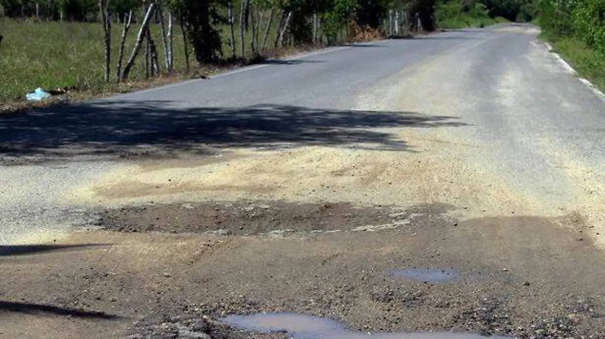 Costa chica - en pesimo estado la carretera